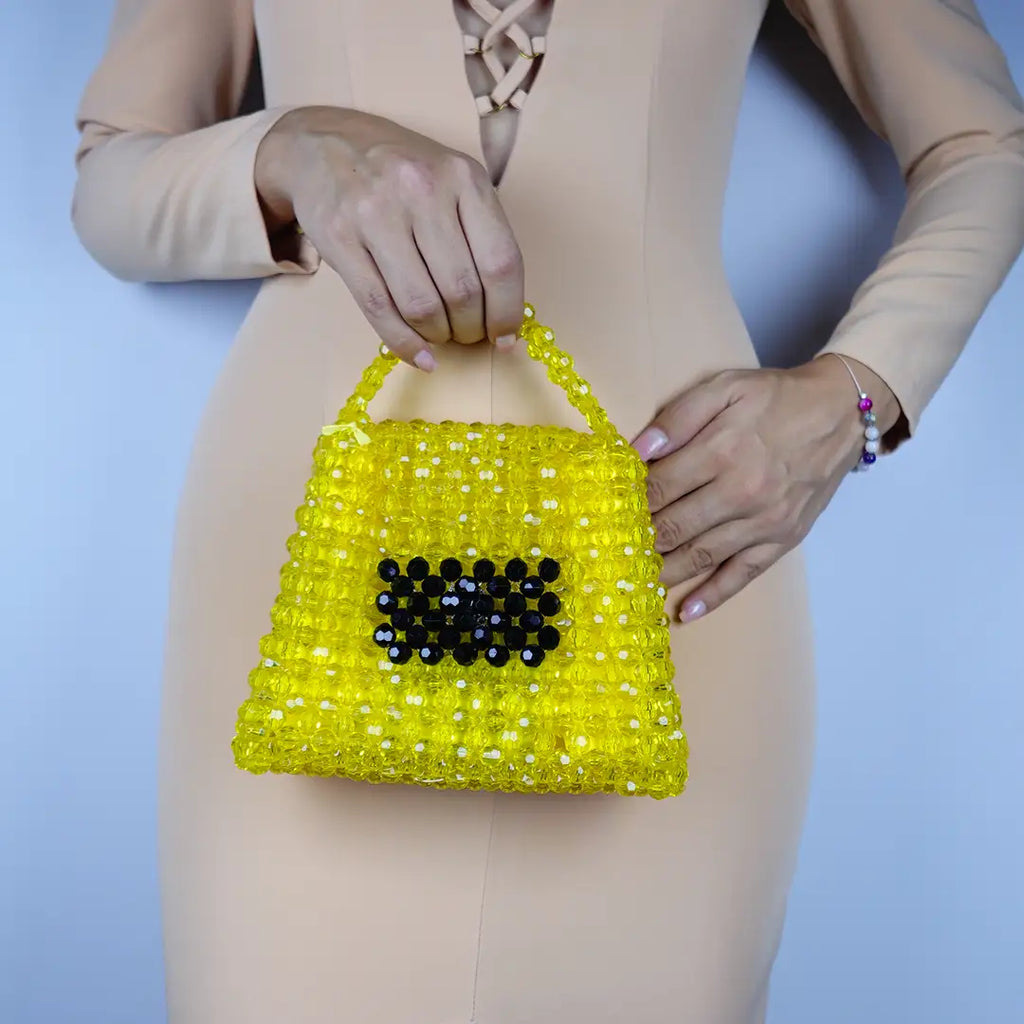 Bee din margele fatetate