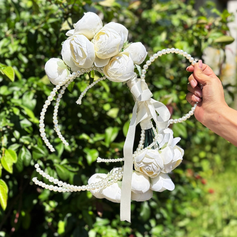 Buchet mireasă din bujori artificiali și mărgele