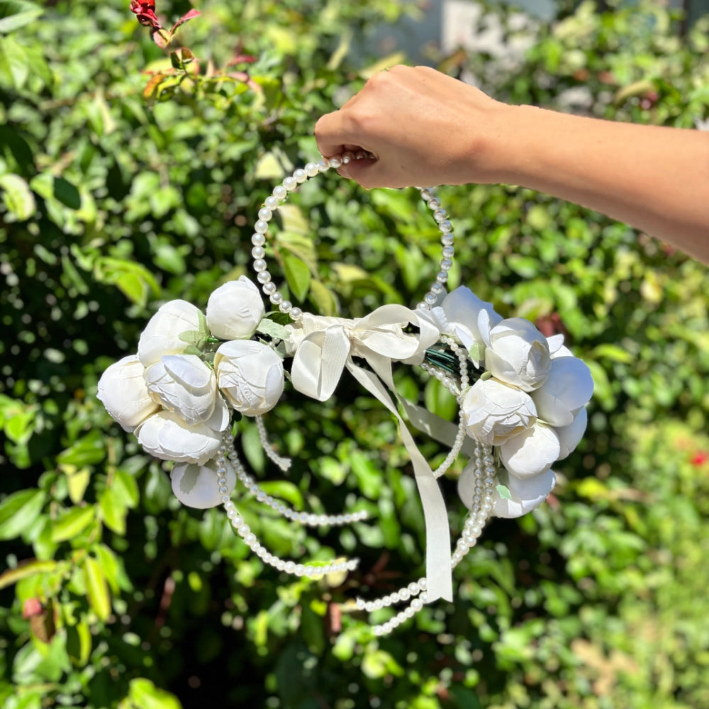 Buchet mireasă din bujori artificiali și mărgele