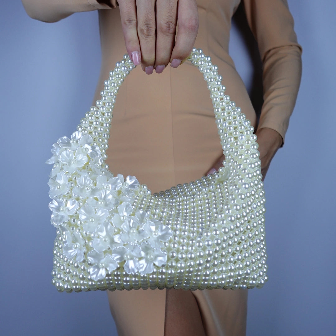 Brina din margele acrilice